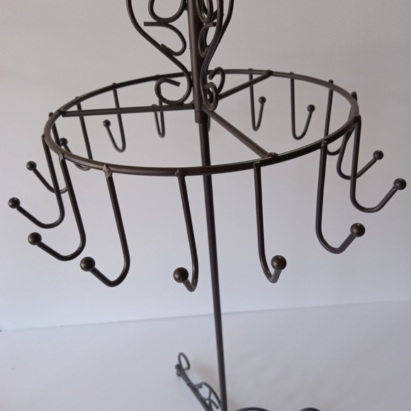 Jewelry necklace stand that spins - Picture 4 of 5